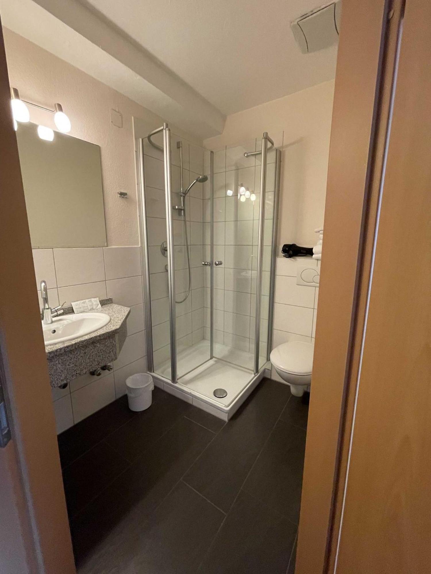 Minheim Hotel Zur Mosel מראה חיצוני תמונה