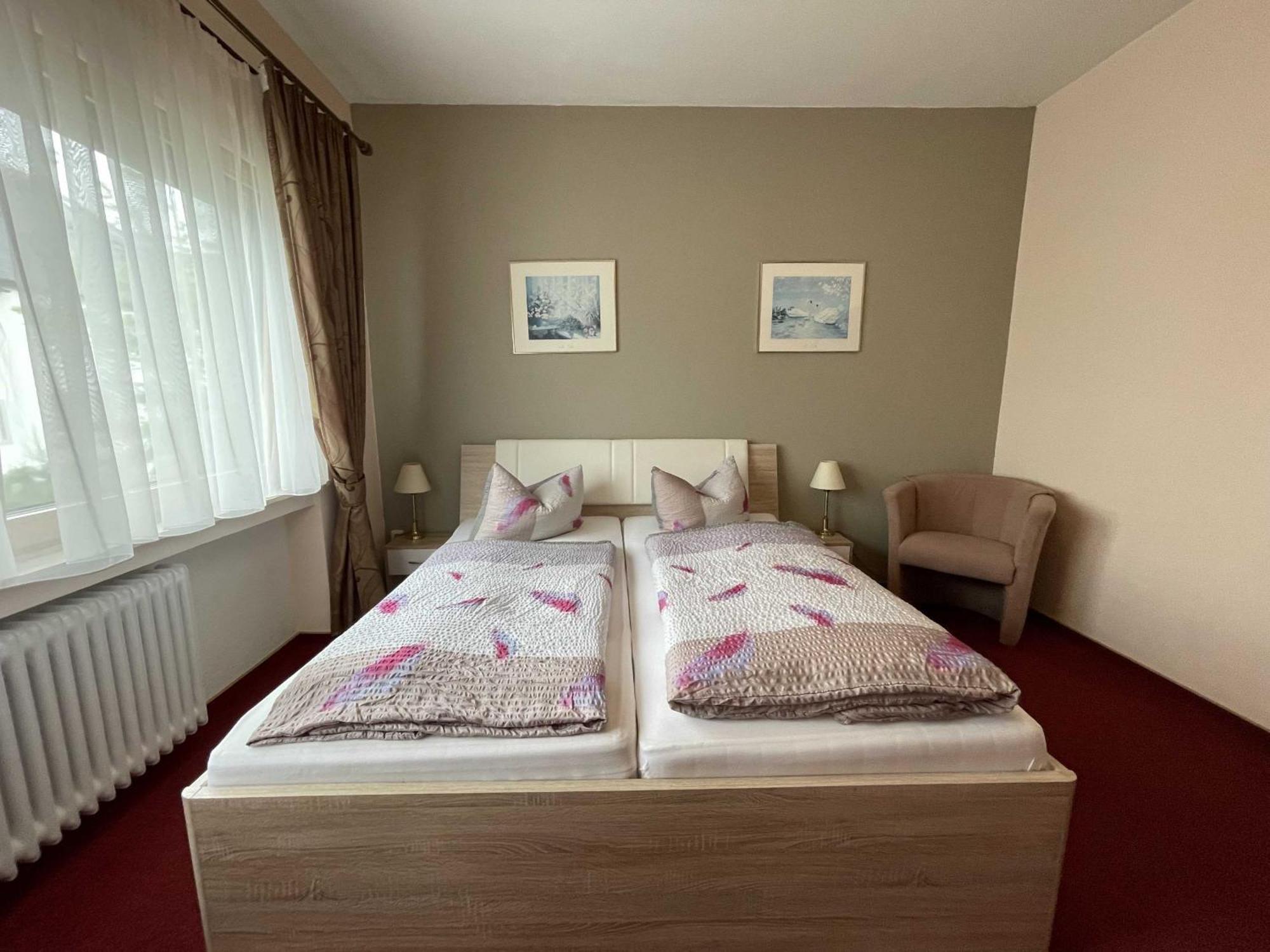 Minheim Hotel Zur Mosel מראה חיצוני תמונה