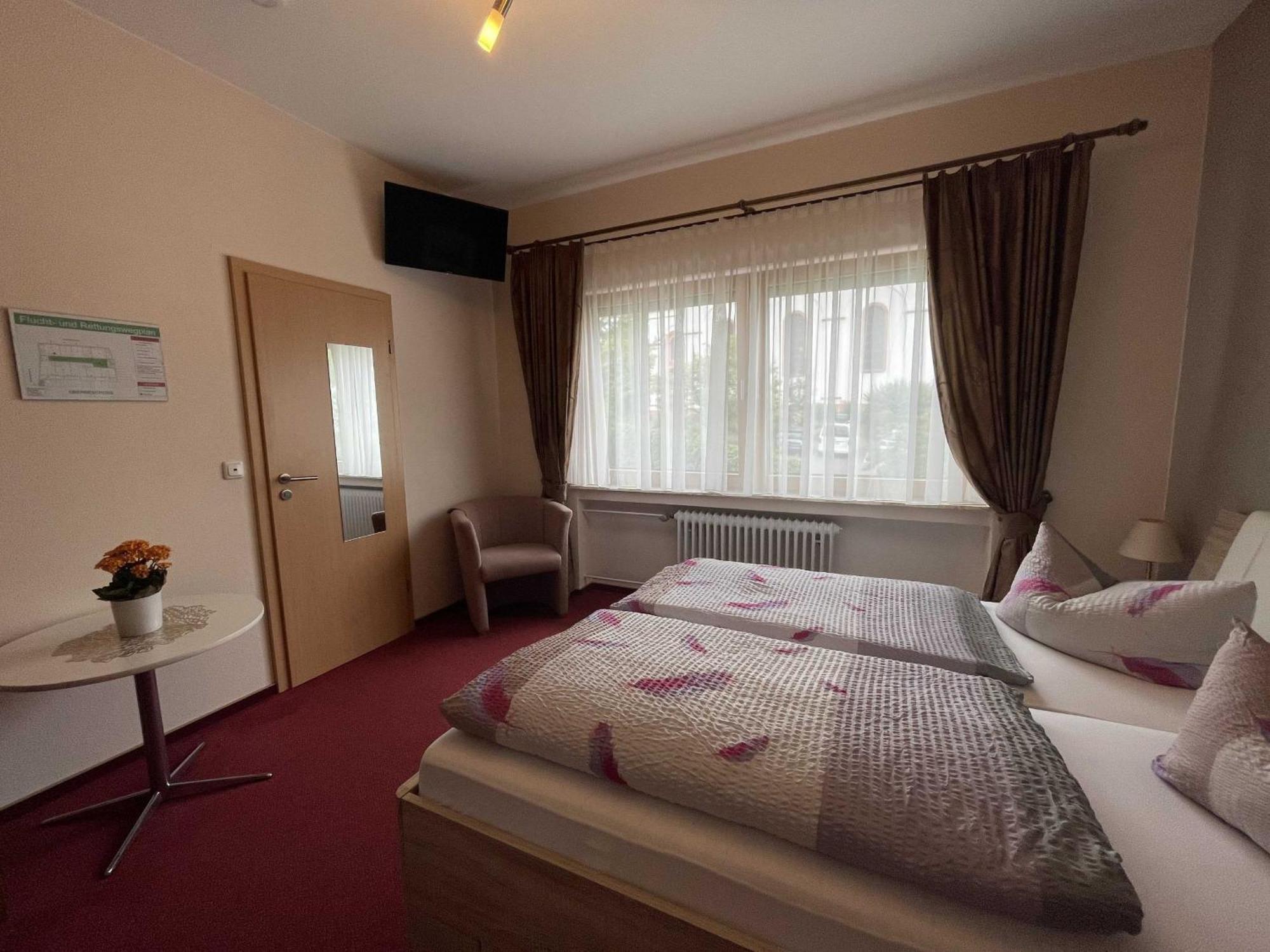 Minheim Hotel Zur Mosel מראה חיצוני תמונה