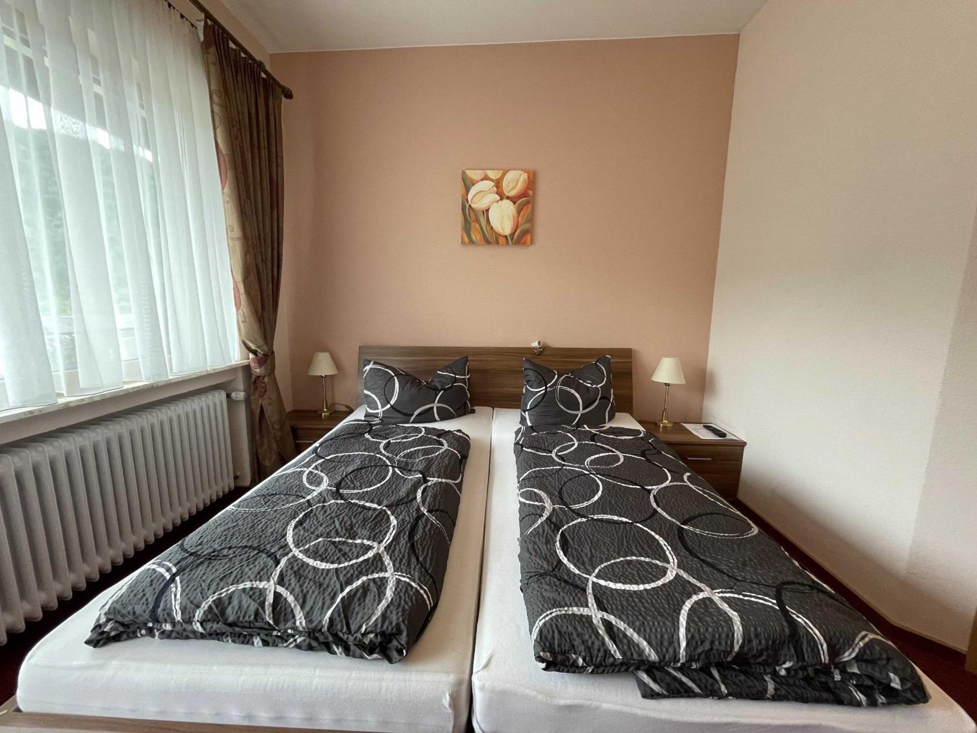 Minheim Hotel Zur Mosel מראה חיצוני תמונה