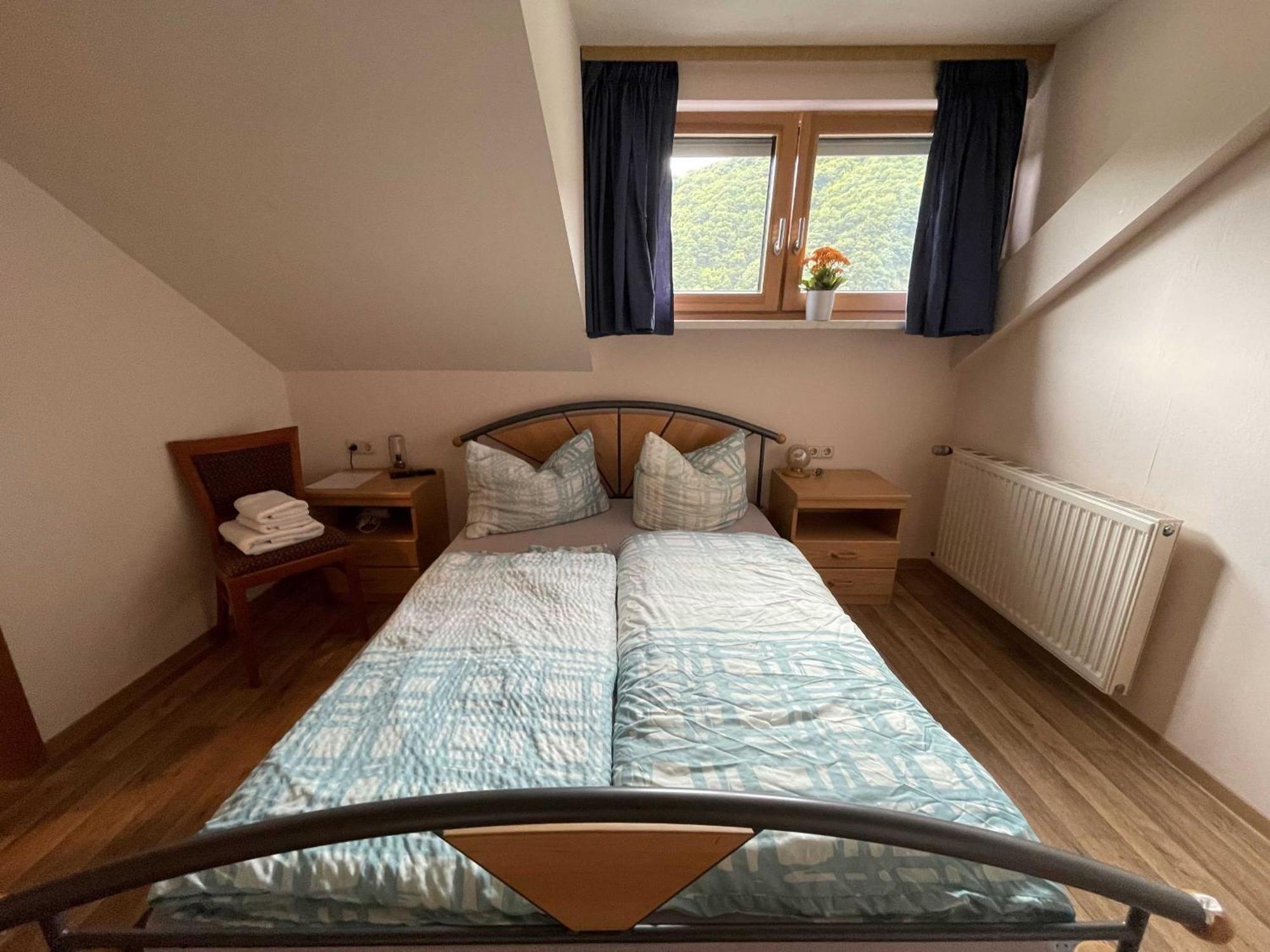 Minheim Hotel Zur Mosel מראה חיצוני תמונה