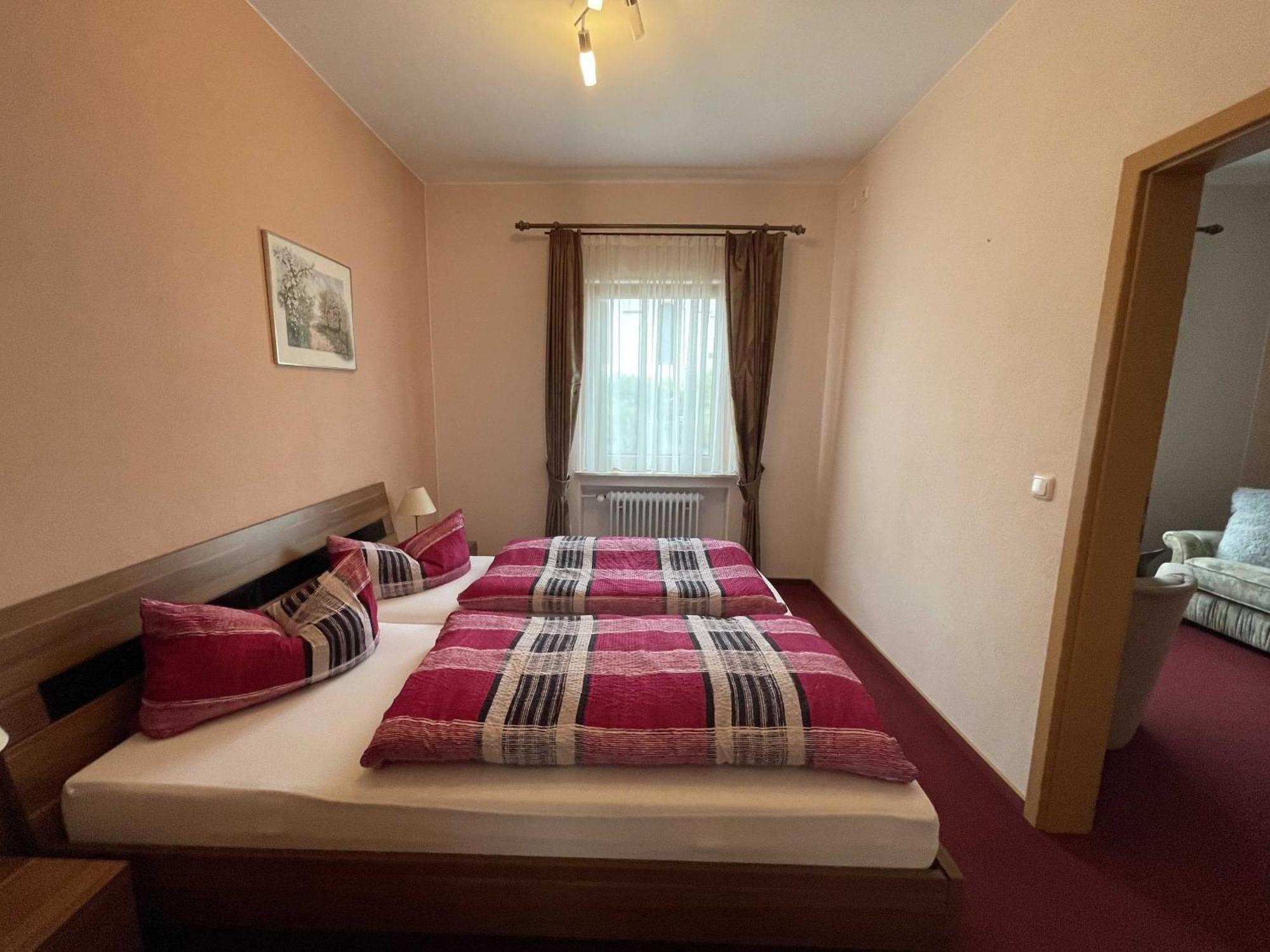 Minheim Hotel Zur Mosel מראה חיצוני תמונה