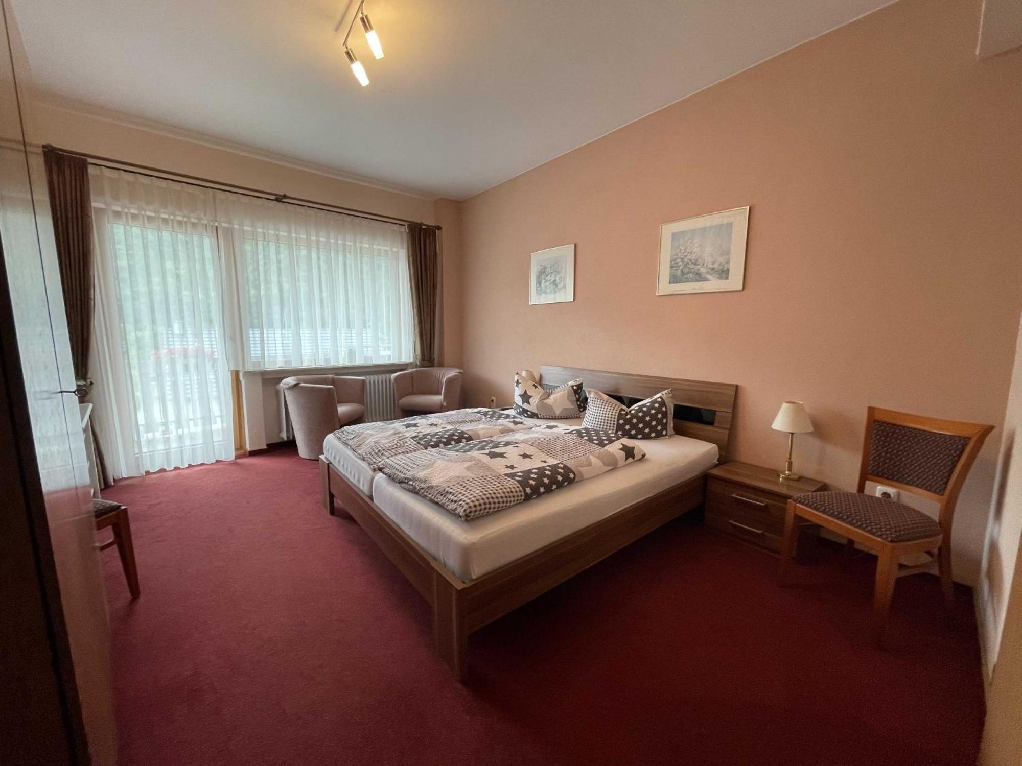 Minheim Hotel Zur Mosel מראה חיצוני תמונה