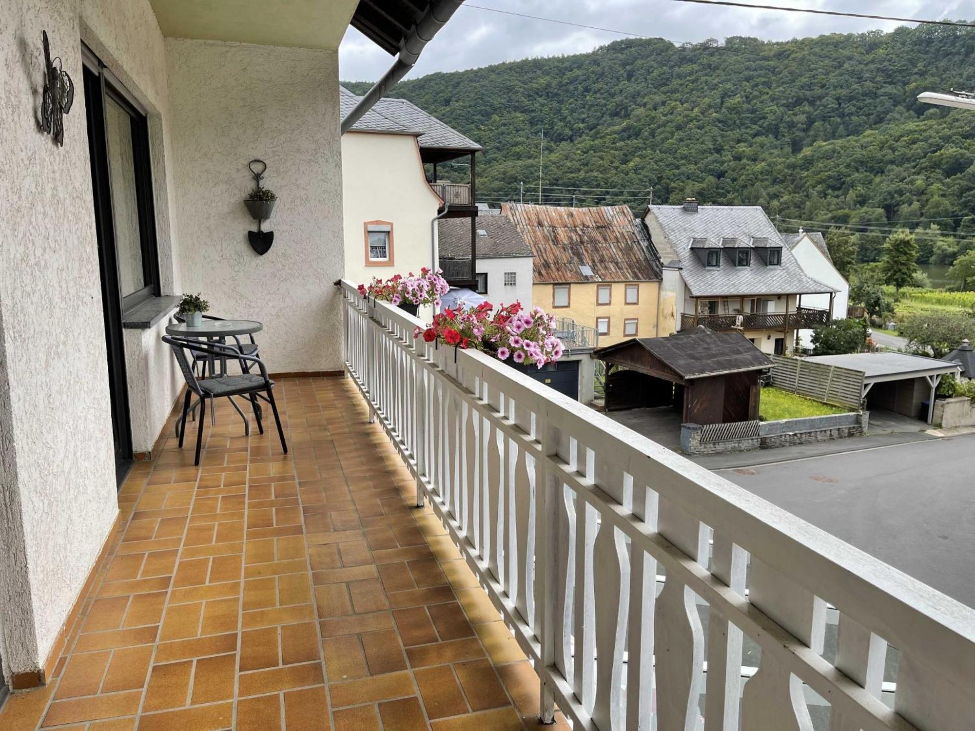 Minheim Hotel Zur Mosel מראה חיצוני תמונה