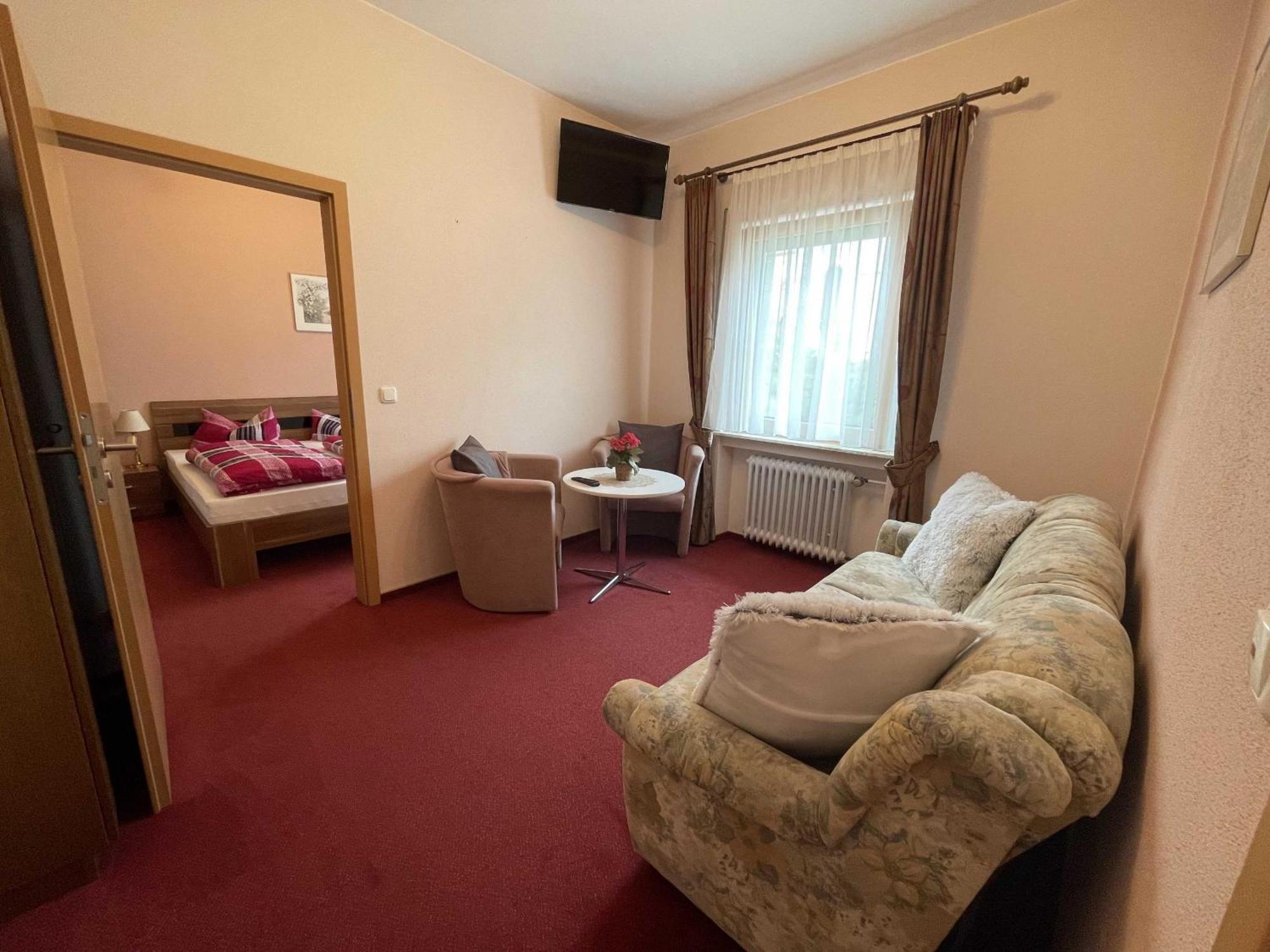 Minheim Hotel Zur Mosel מראה חיצוני תמונה