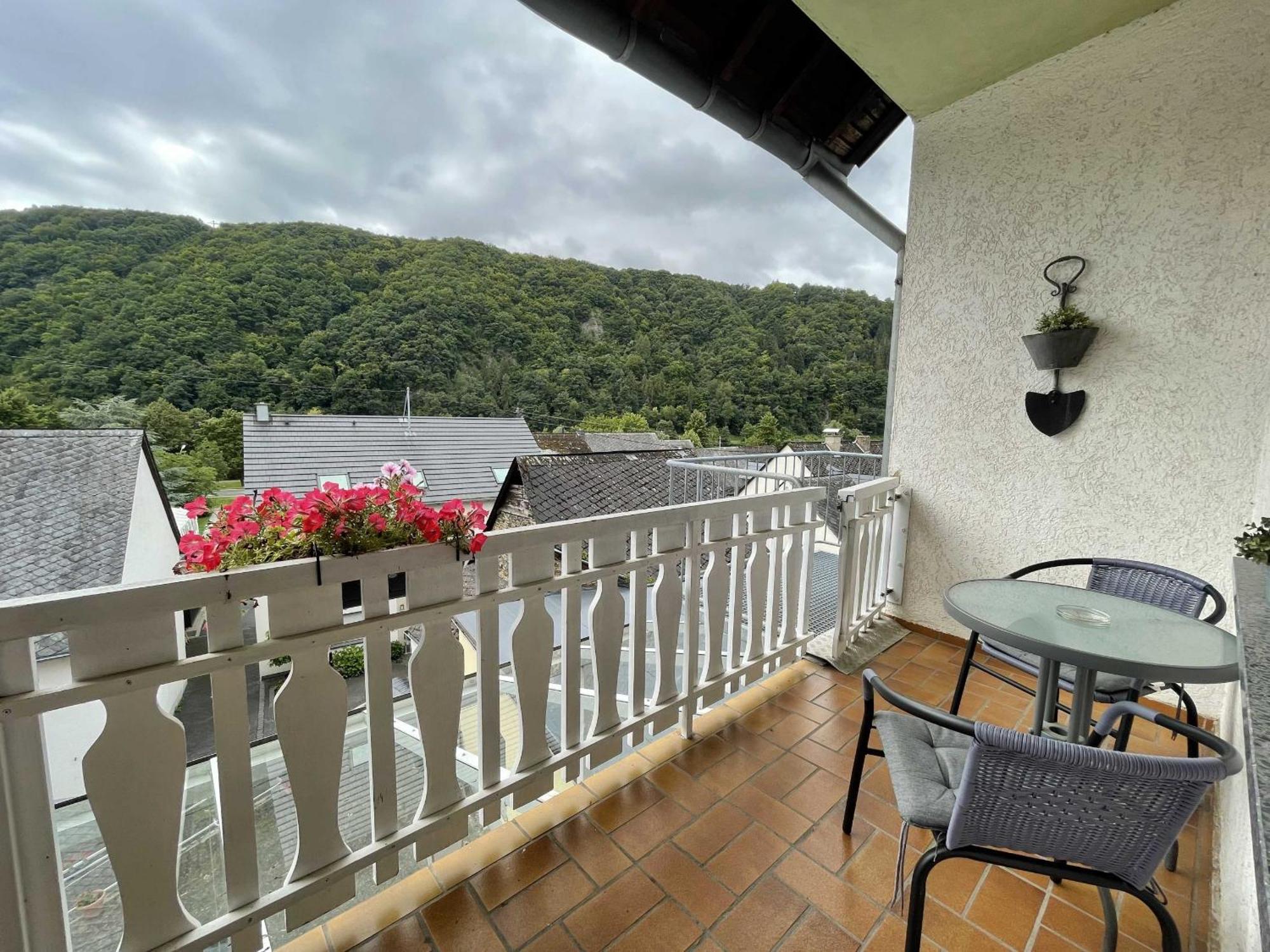 Minheim Hotel Zur Mosel מראה חיצוני תמונה