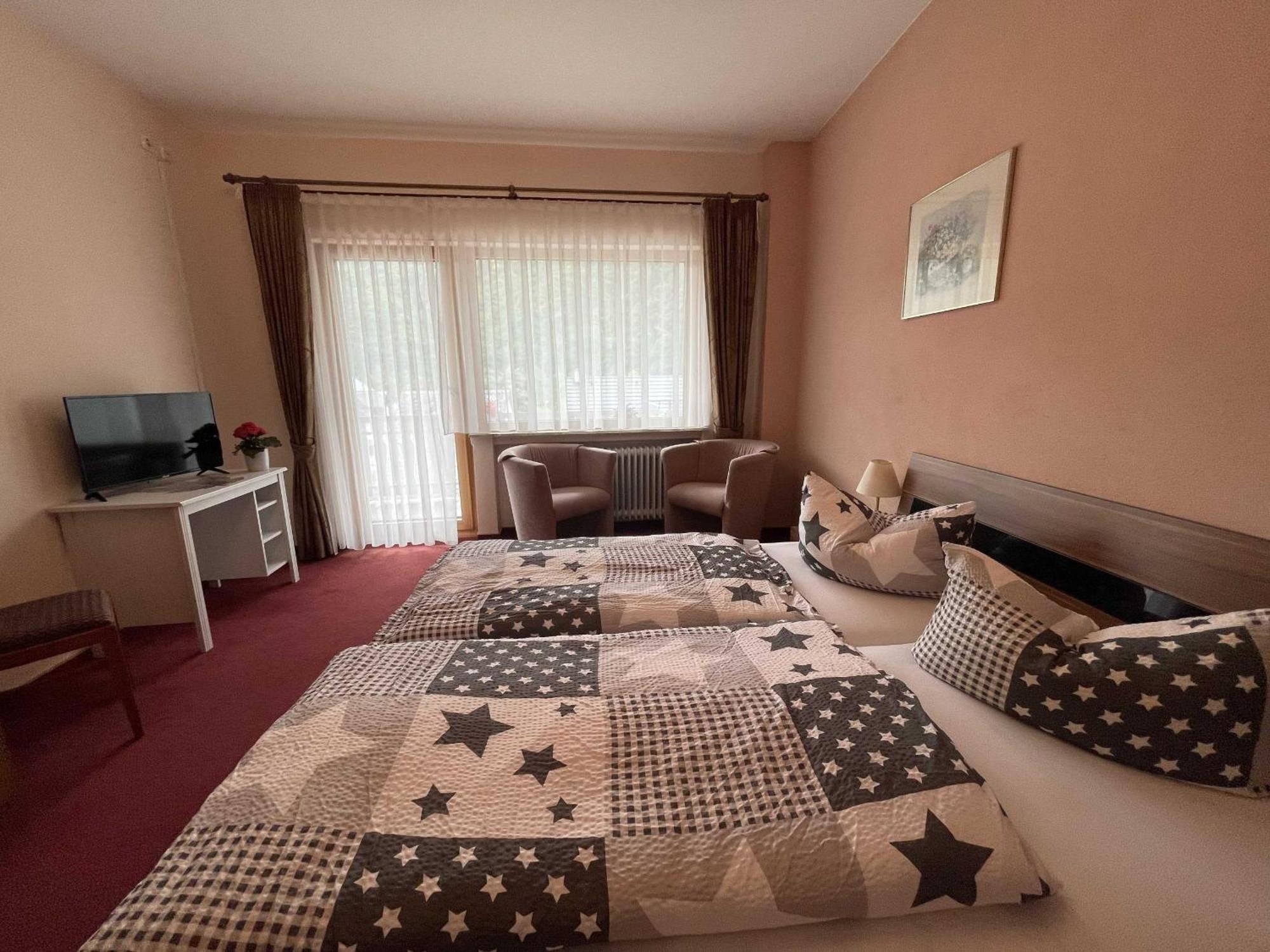 Minheim Hotel Zur Mosel מראה חיצוני תמונה
