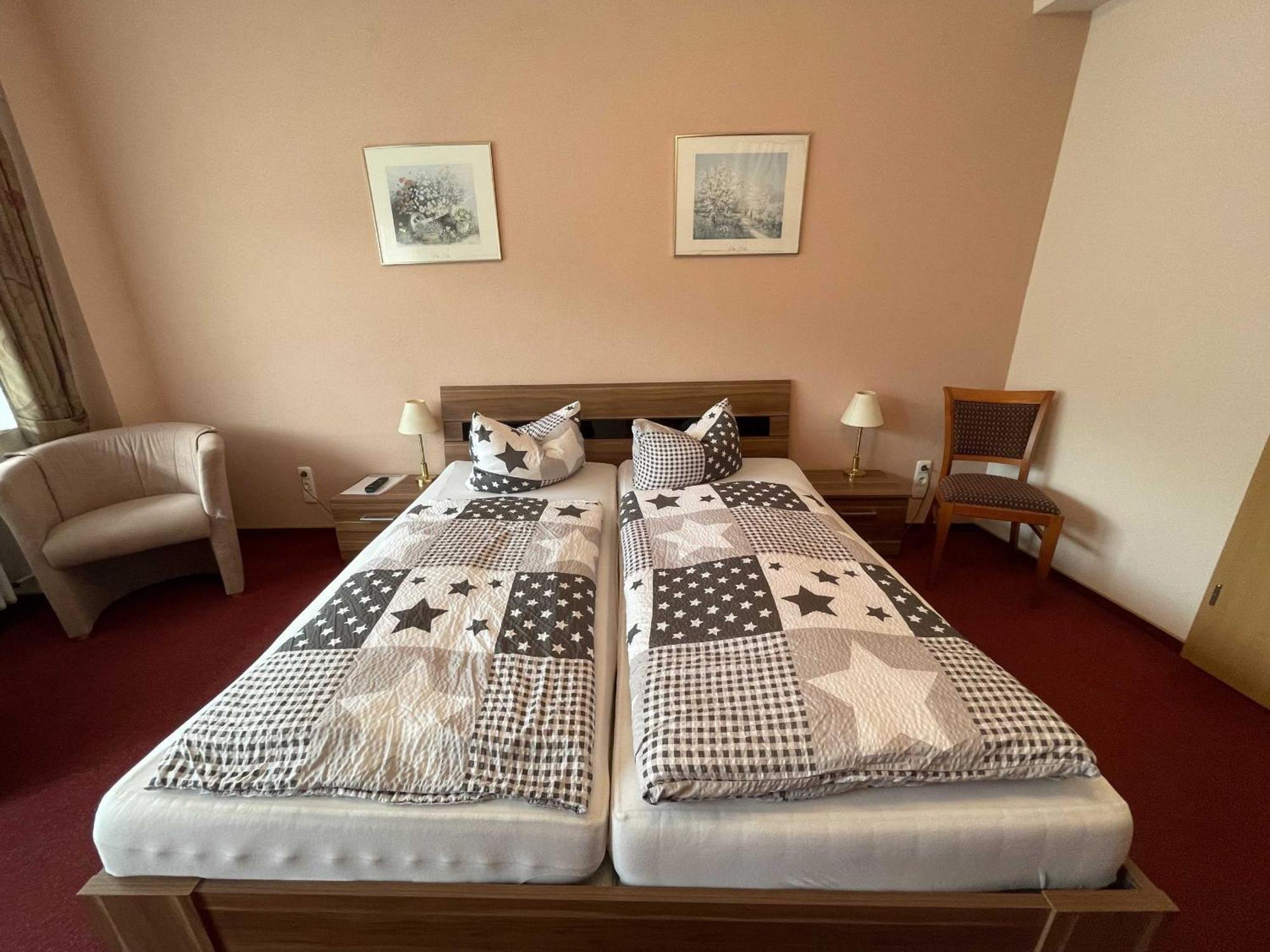 Minheim Hotel Zur Mosel מראה חיצוני תמונה