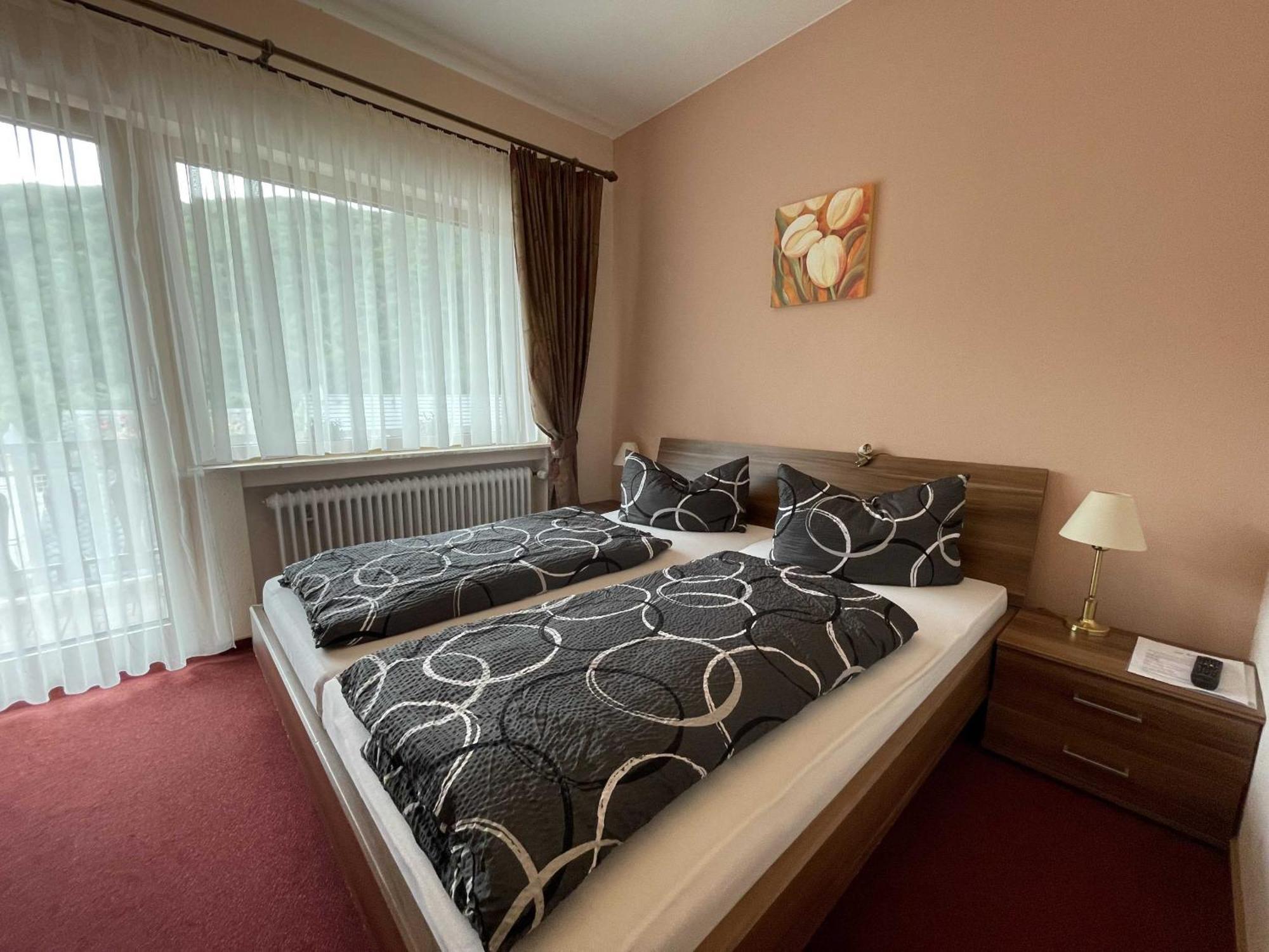 Minheim Hotel Zur Mosel מראה חיצוני תמונה